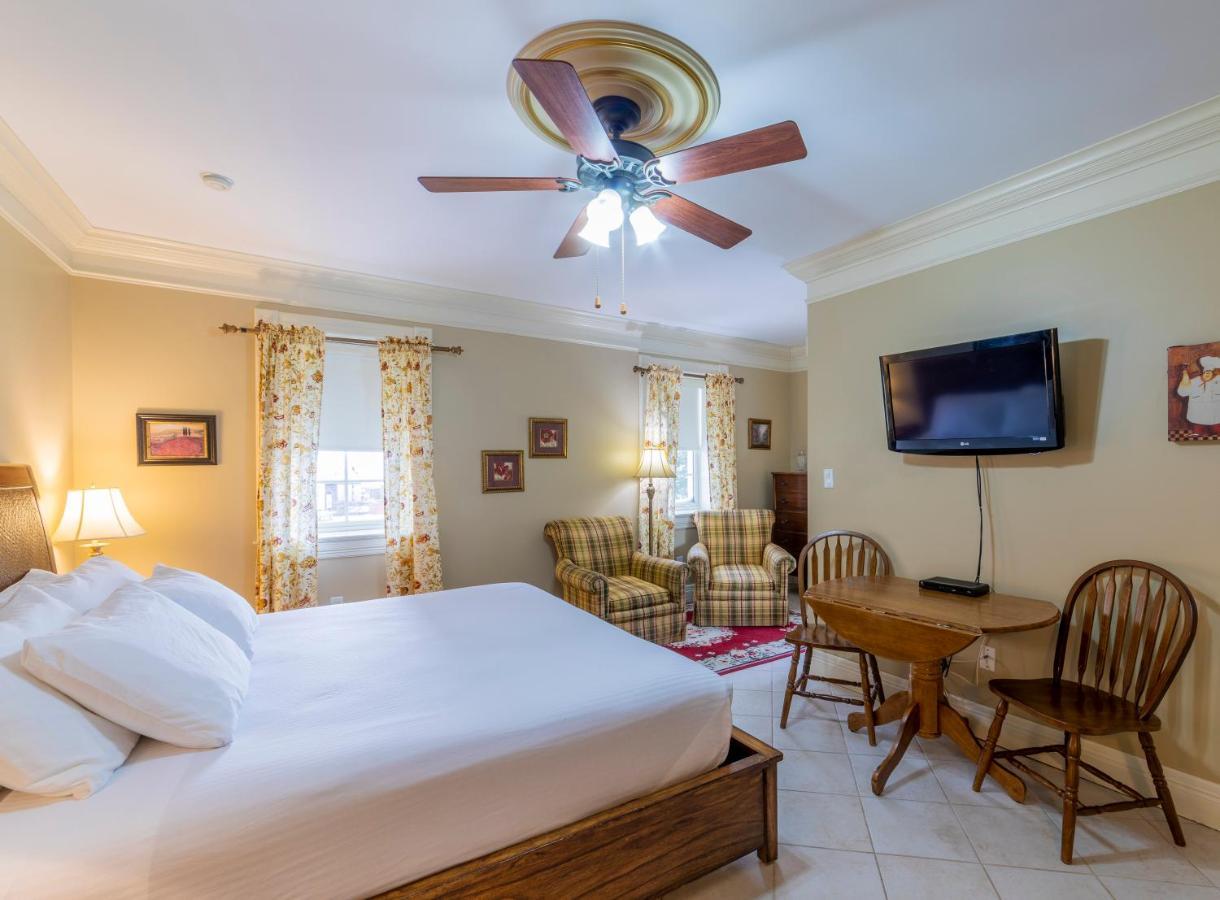 Chipman Hill Suites - Union Street Сент-Джон Екстер'єр фото